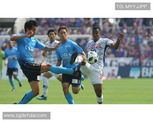 长崎航海与横浜FC的激烈对决谁能在赛场上笑到最后