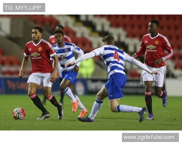 曼联对阵雷丁精彩赛事免费直播全程回放与分析